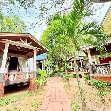 兰塔岛棕榈海滩度假酒店 Ko Lanta 外观 照片